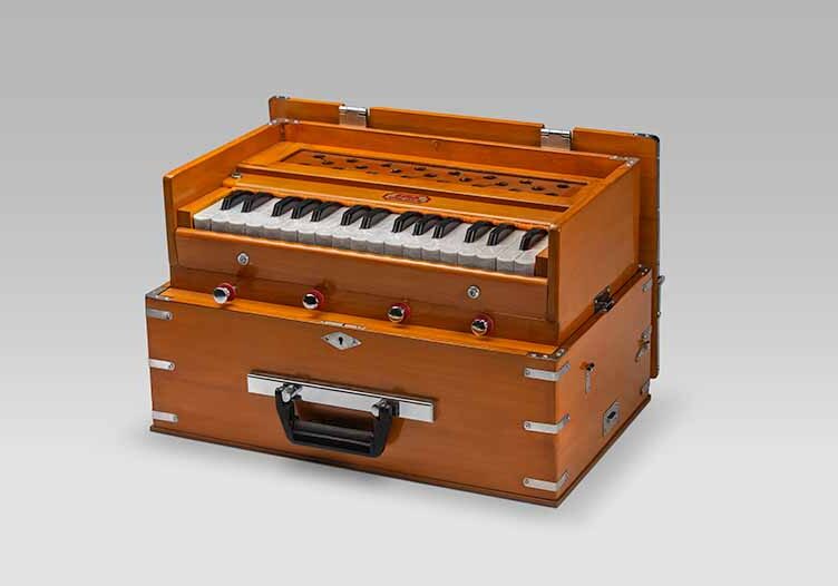 BINA NO.23B DX. 2½ OCTAVES PORTABLE - Natural -4 stops - BINA Harmonium - Dia